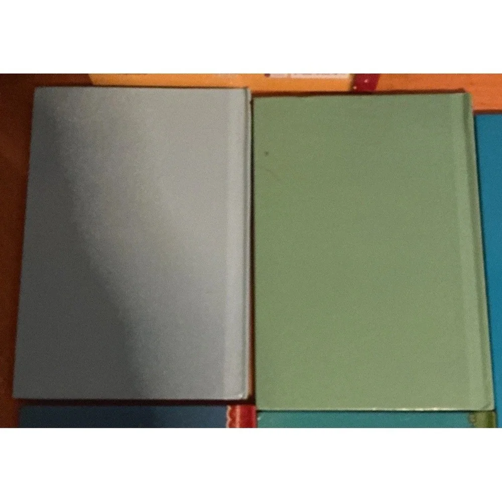 Lot Of 8 Disney‎ Hard Cover Books, Pinocchio, 102 Dalmatians, And More